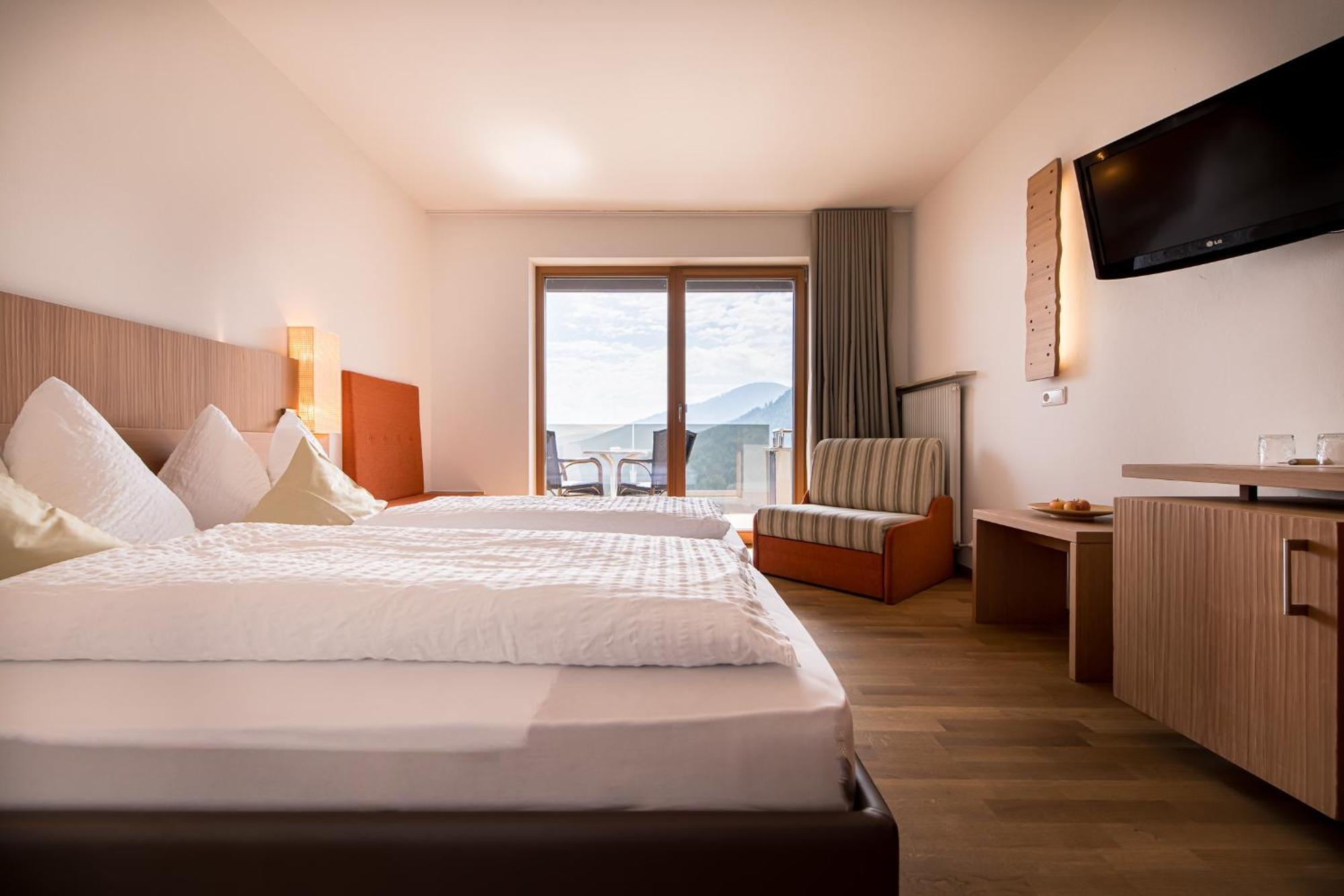 Kronplatz-Resort Hotel Kristall Olang Ngoại thất bức ảnh